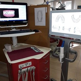 Cristina talló - Clínica dental en Figueres, Ortodoncia invisible - 3
