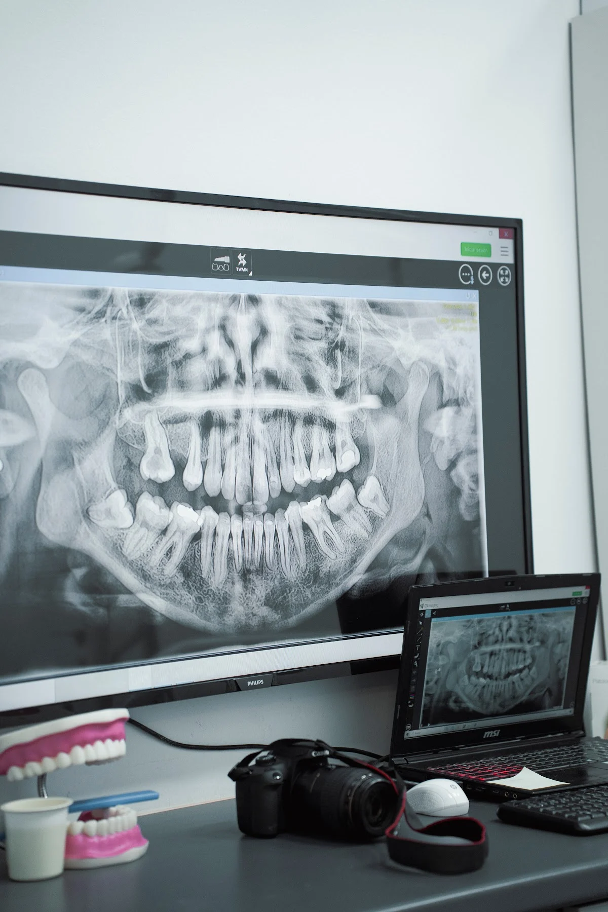 DENTAL IMPLANTOLOGIE - 2