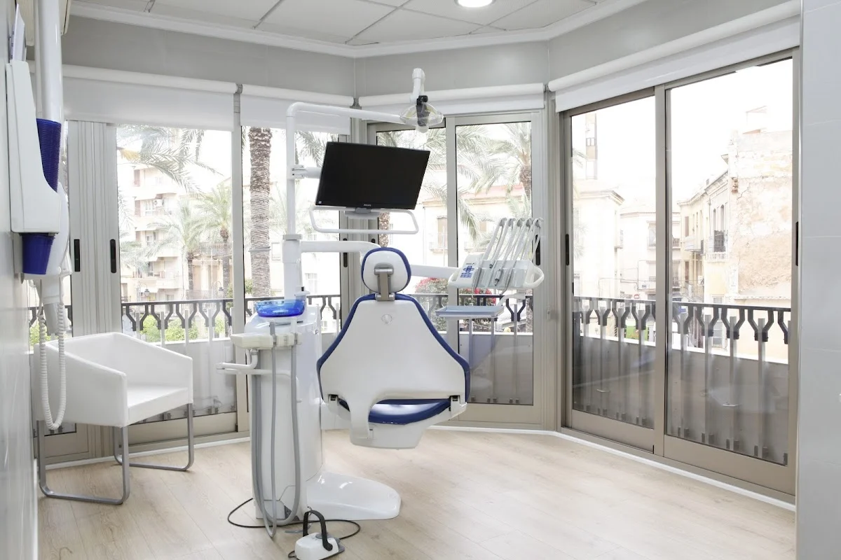 Dentista Crevillente | Clínica Dental Francisco Boyer - 2