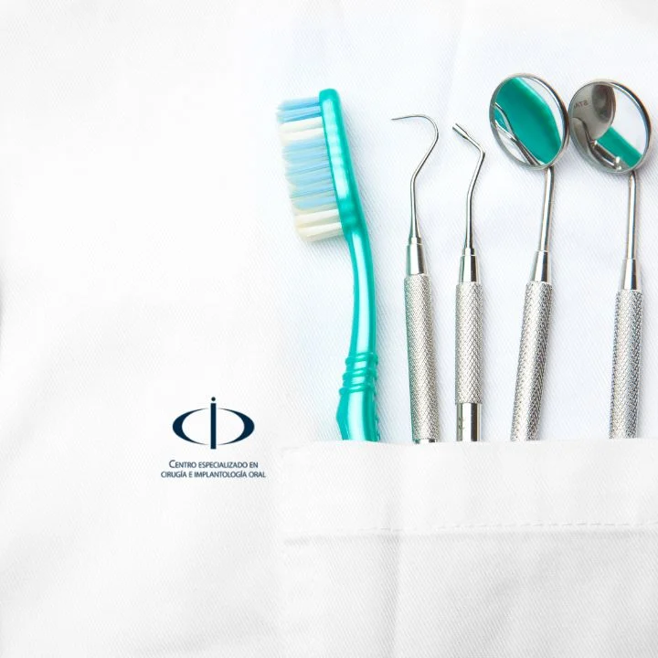 Dentista en los Palacios | Dr. Israel Ortiz - 3