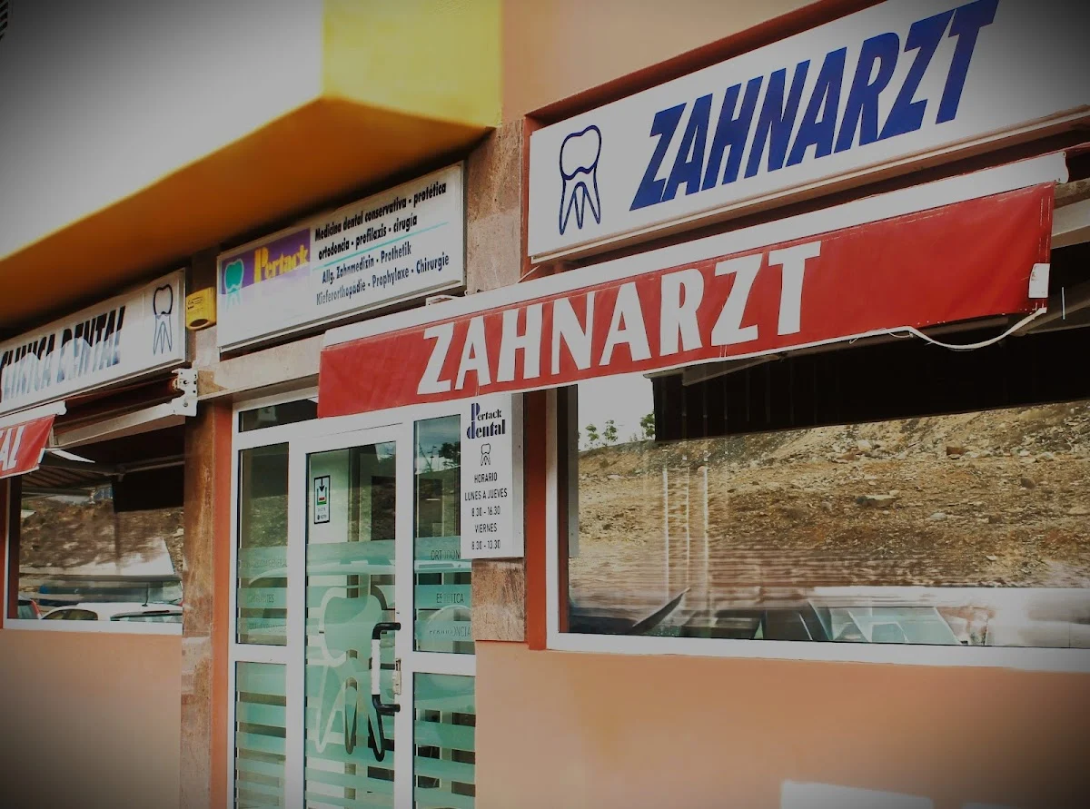 Deutscher Zahnarzt Pertack Dental