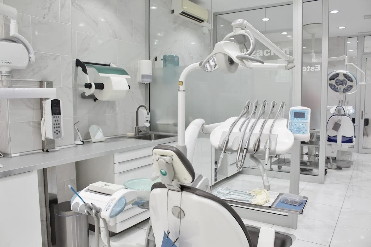 Dr. Tanausú Fleitas Especialista En Implantes Dentales
