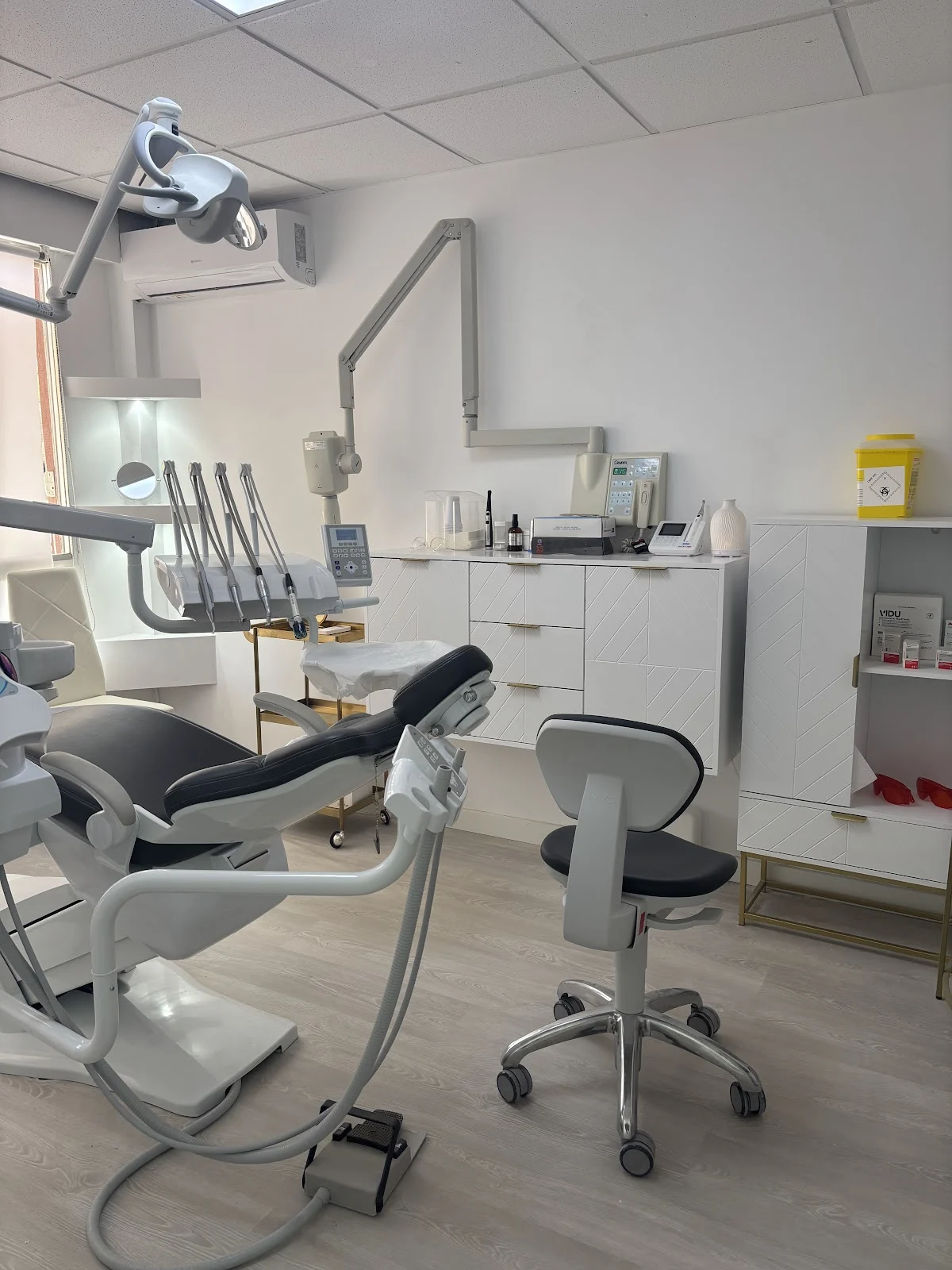 Dra. Vanessa Velásquez | Clínica dental y estética facial - 2