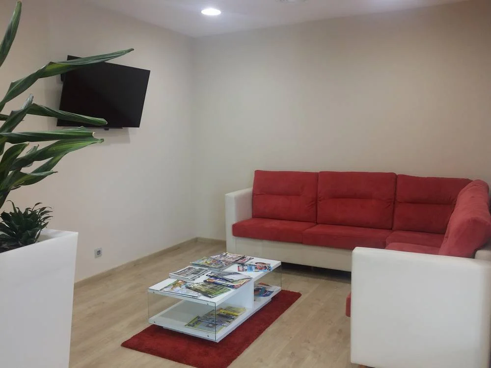 Gabinet d'Implantologia i Estètica Dental - 2