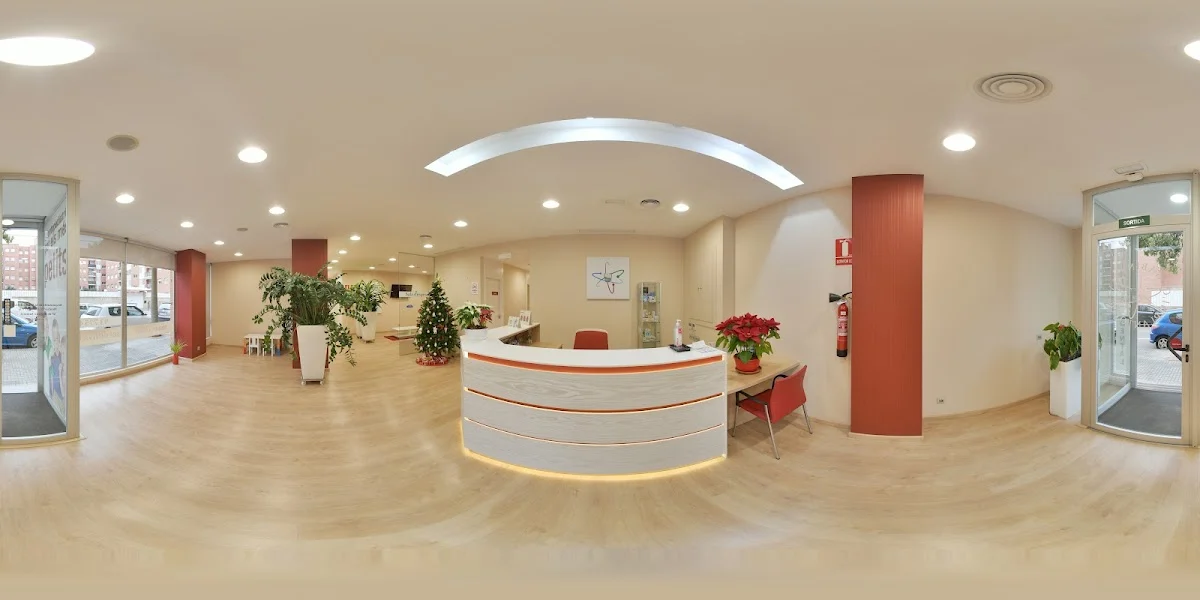 Gabinet d'Implantologia i Estètica Dental - 3