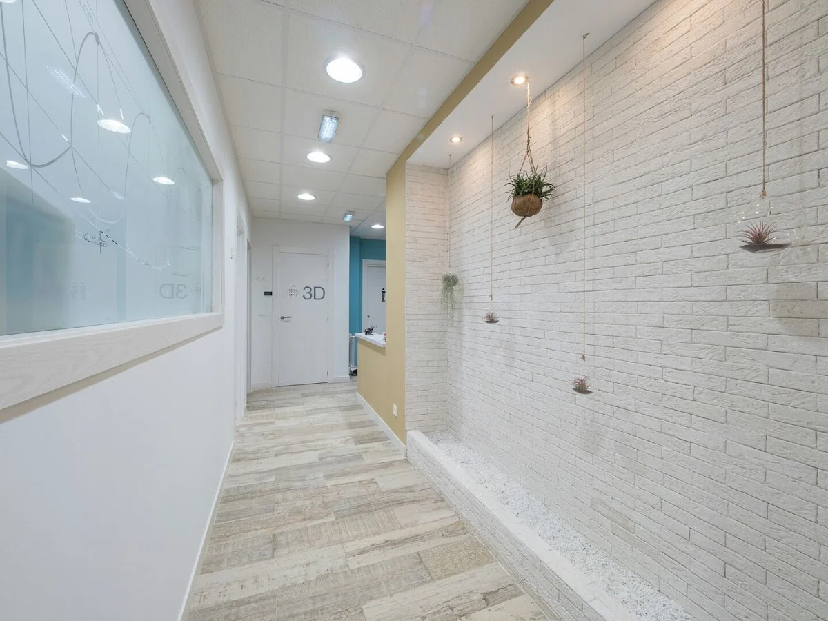Gonzalez & Brañanova Smile Center | Carillas | Blanqueamiento dental | ortodoncia invisible - 2