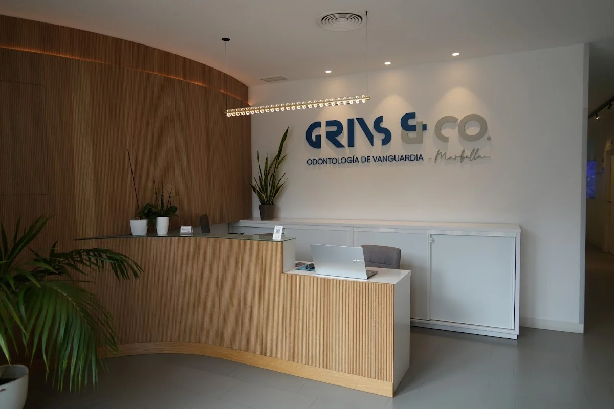 Grins & Co. Odontología avanzada