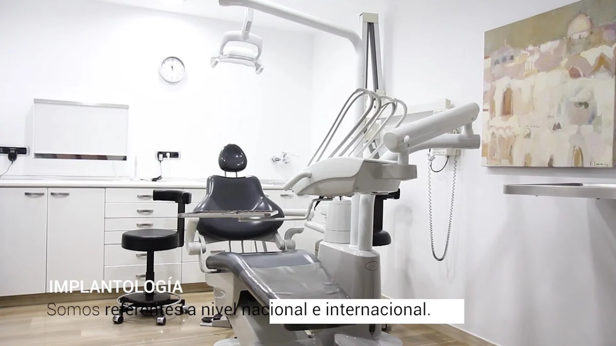 IDIM | Instituto De IMplantología dental - 2