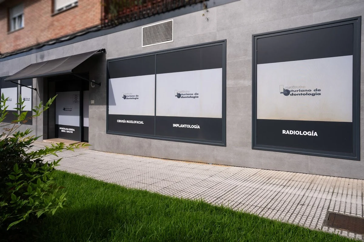 Instituto Asturiano de Odontología - 2