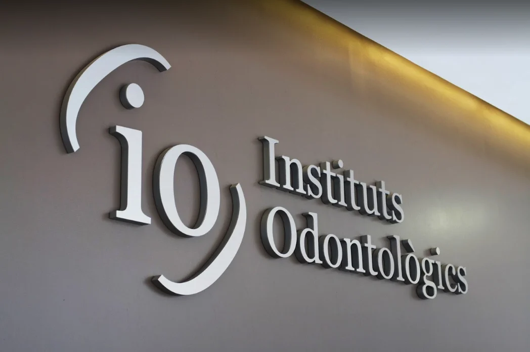Instituts Odontològics - Clínica Dental Barcelona Calàbria - 2