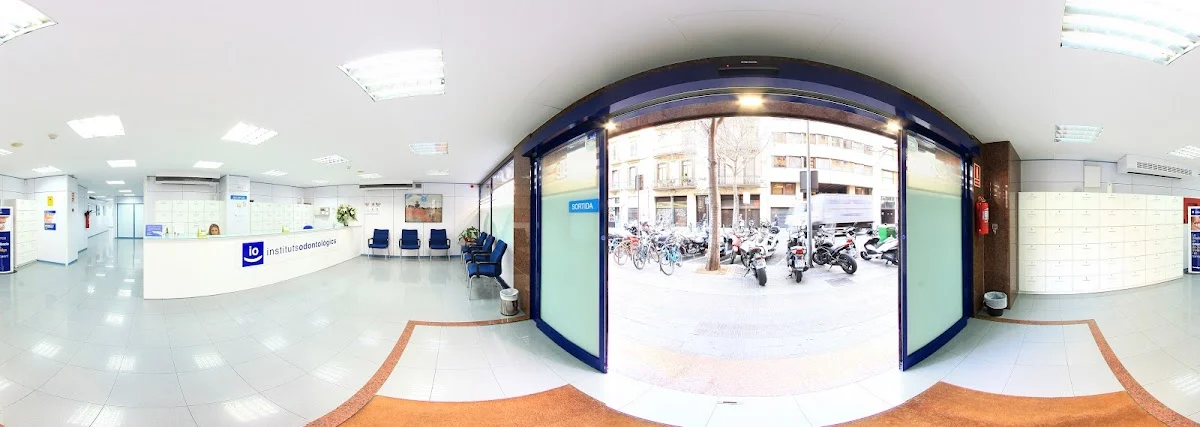 Instituts Odontològics - Clínica Dental Diputació - 3