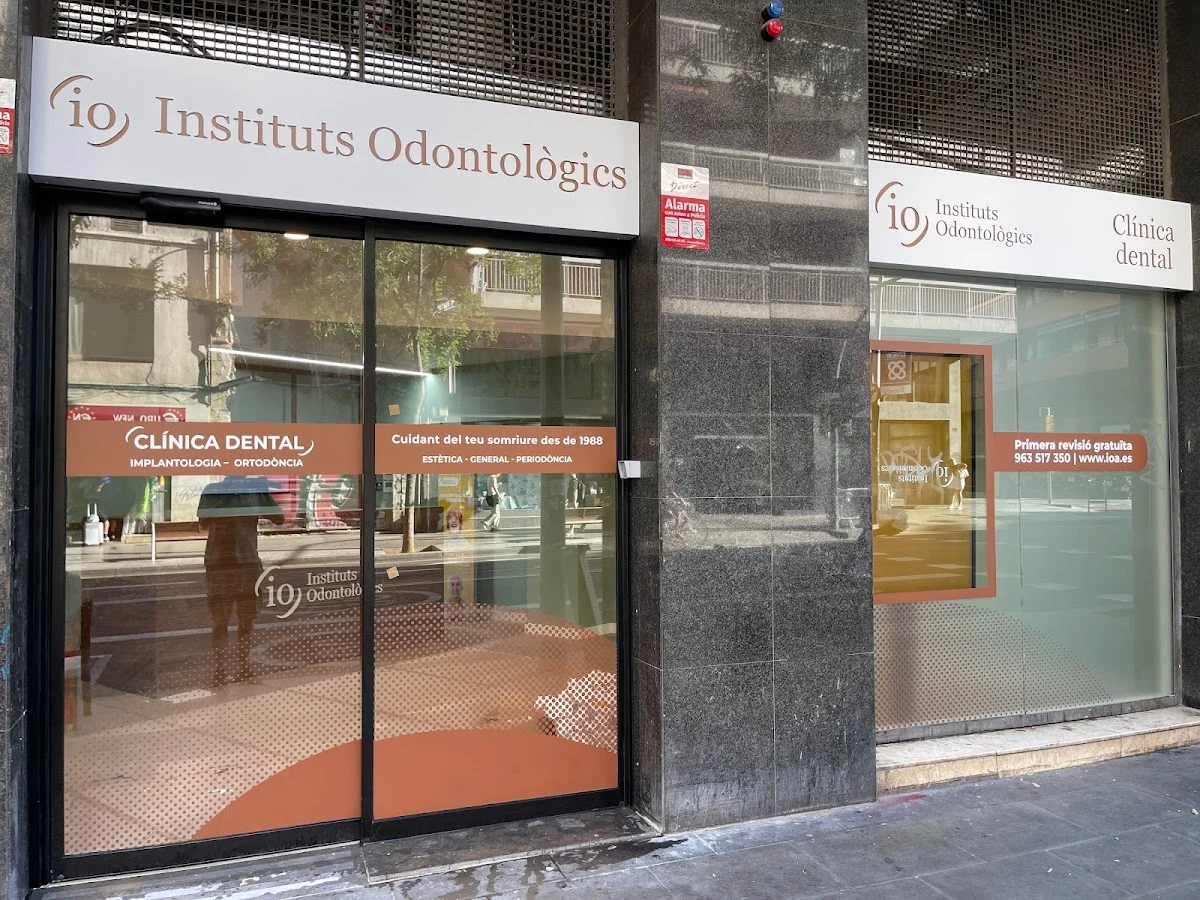 Instituts Odontològics - Clínica Dental Sants - 2