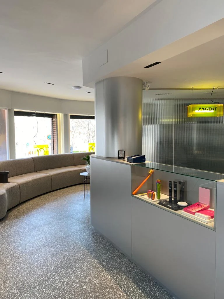 Junyent Smile Clinic · Clínica Dental Manresa - 2