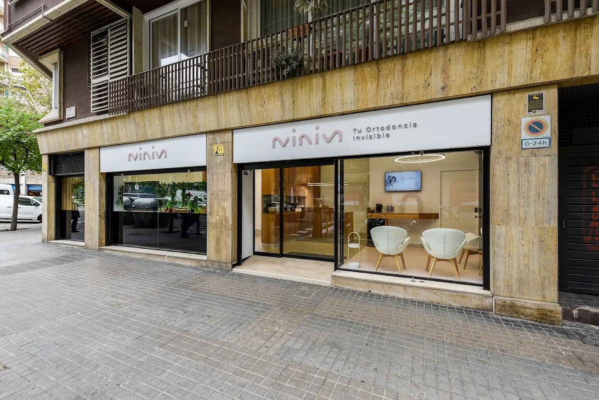 MINIM Barcelona. Tu Ortodoncia Invisible - 2