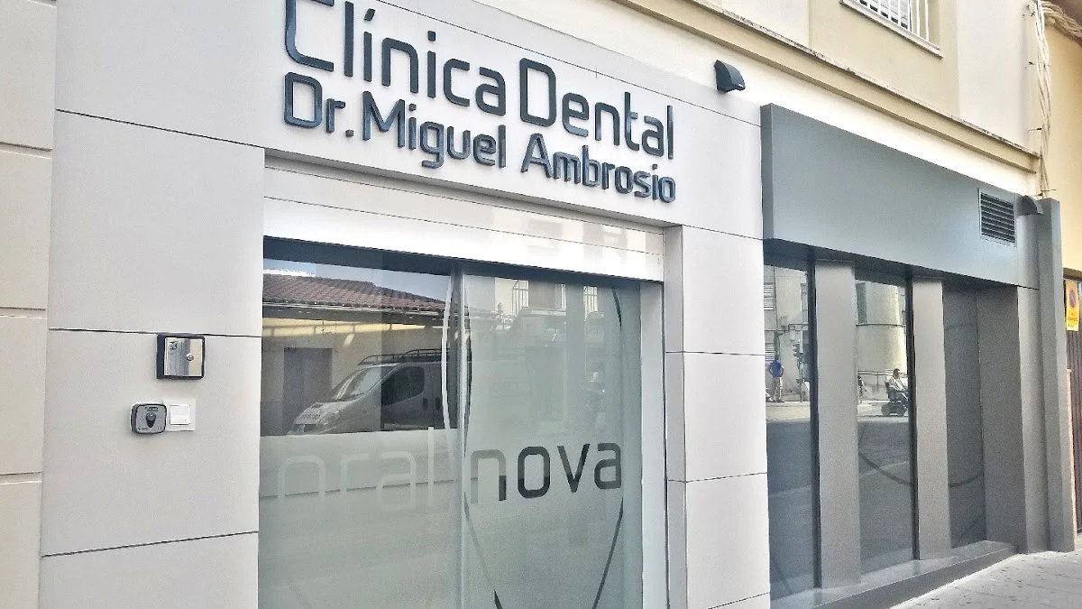 Oralnova - Clinica Dental Baena