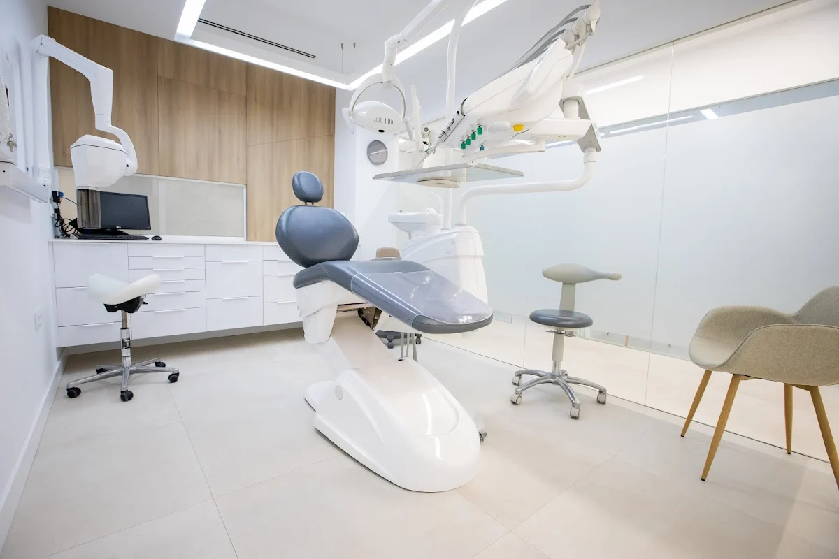 SevillaDental.Net Clínica Dental – Dentista Urgencias Sevilla 24h - 2