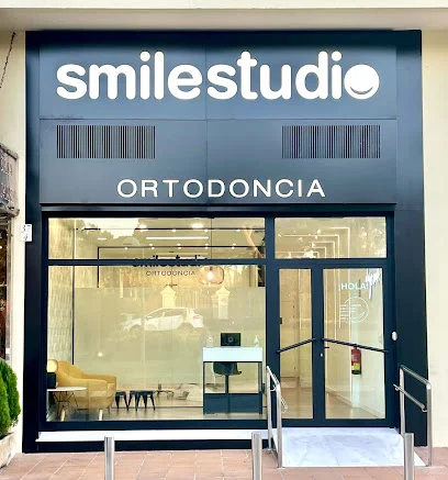 Smilestudio - Clínica de Ortodoncia - Expertos en Invisalign - Clínica Dental