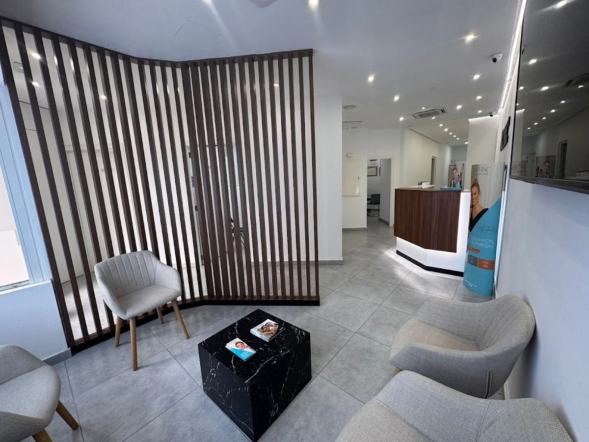 Z-CLINIC ODONTOLOGÍA AVANZADA - 2